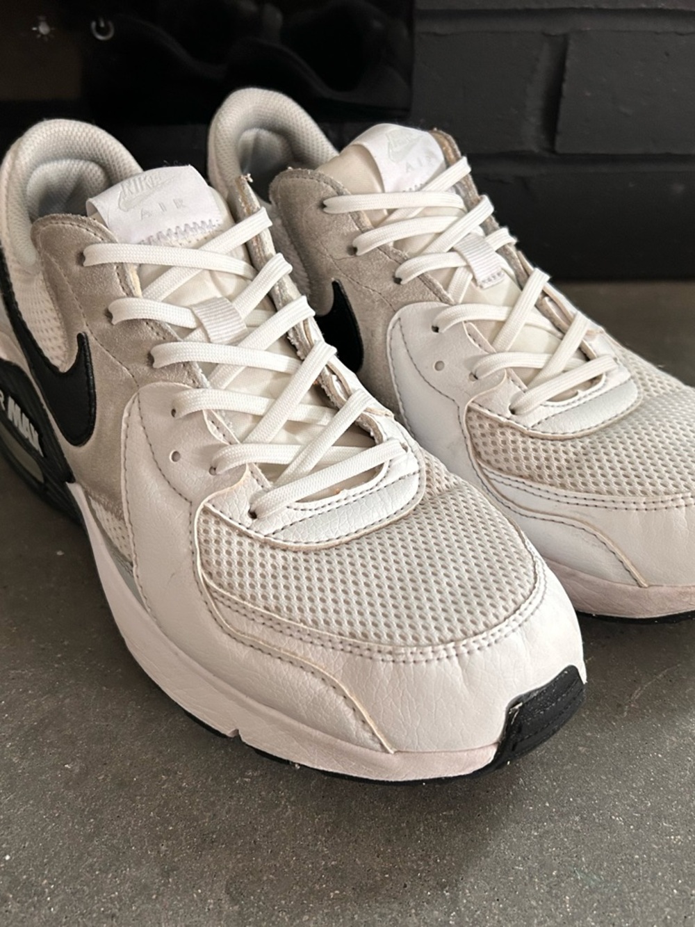 Nike White and Black Retro Running Sneakers